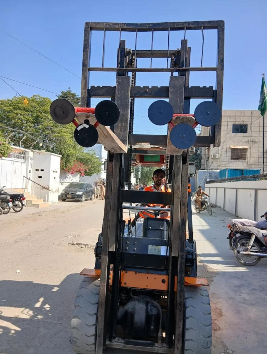 Mustafa Shah Driving Institute · 22